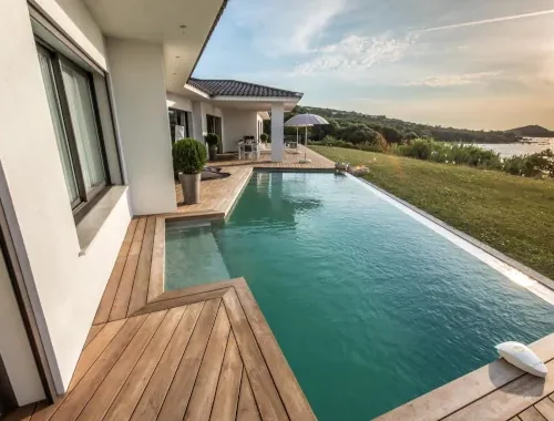 Villa de luxe Corse, vérification piscine hebdomadaire