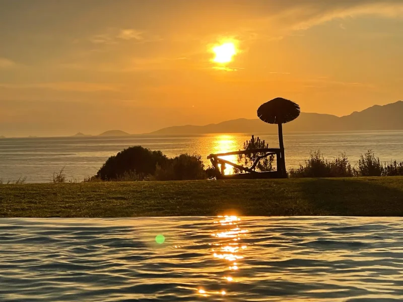 Villa de luxe 10 personnes à Agosta en Corse-du-sud, avec parc et piscine, vue mer et accès plage, proche Ajaccio et Porticcio