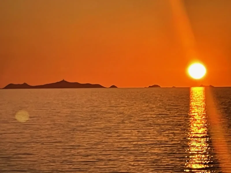 Villa de luxe 10 personnes à Agosta en Corse-du-sud, avec parc et piscine, vue mer et accès plage, proche Ajaccio et Porticcio